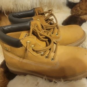 Skechers men's size US 8.5 Tan/ Brown